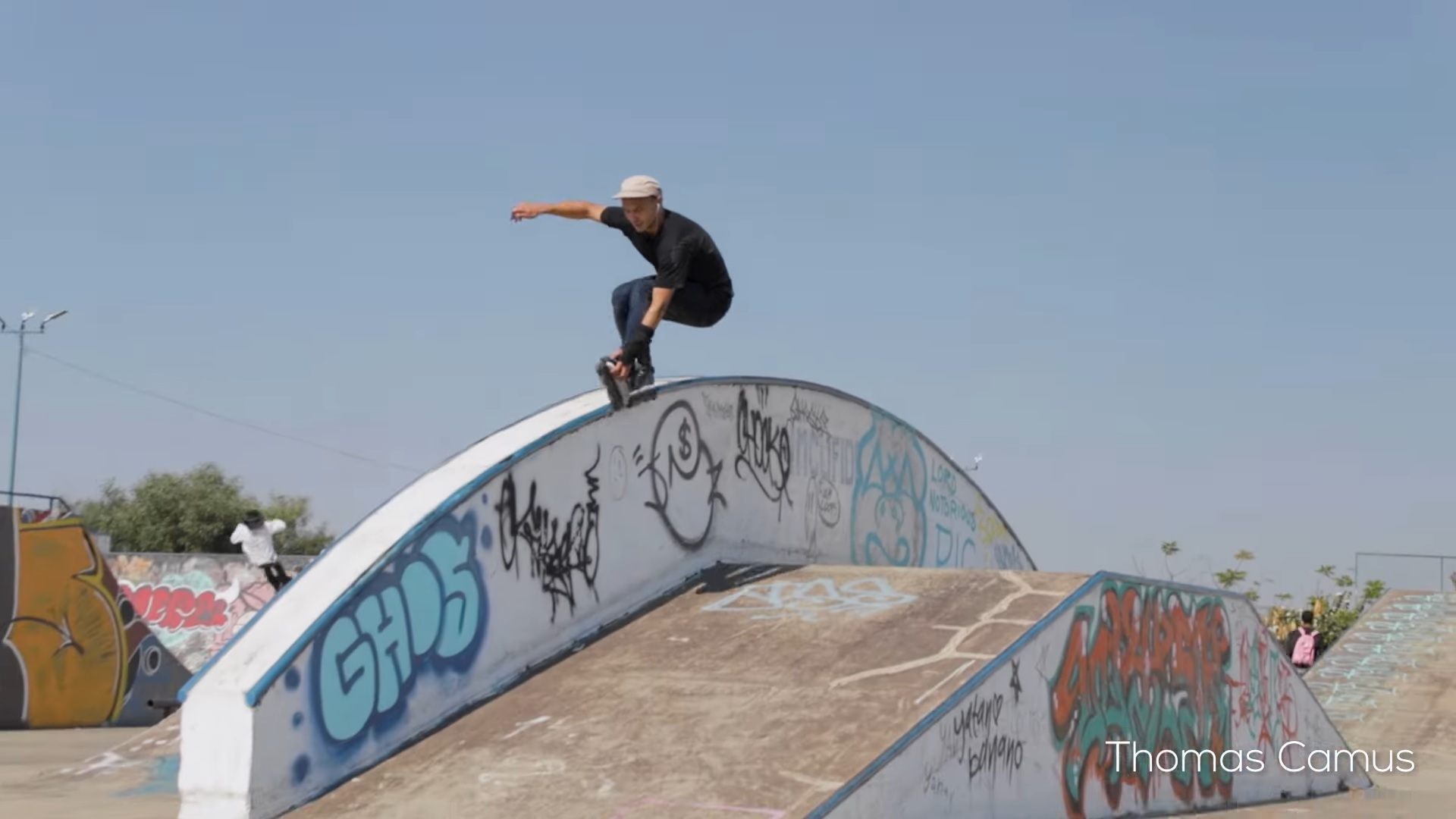 Chileros Tour de Skateparks y Canchas – feat. Joe Atkinsons (Rollerblading)